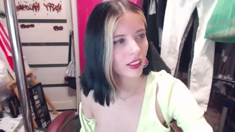 Snapshot of valeriaxkiss chatting on 17, 12, 2024 ValeriaXKiss online show from 17, 12, 2024