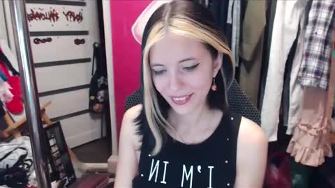 Snapshot of valeriaxkiss chatting on 22, 1, 2025 ValeriaXKiss online show from 22, 1, 2025