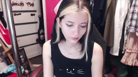Snapshot of valeriaxkiss chatting on 14, 2, 2025 ValeriaXKiss online show from 14, 2, 2025