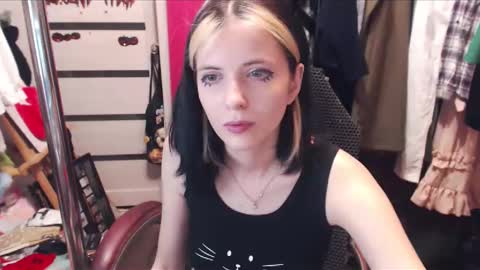 Snapshot of valeriaxkiss chatting on 10, 3, 2025 ValeriaXKiss online show from 10, 3, 2025