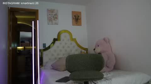 valeriecollinss_ online show from 17, 6, 2026