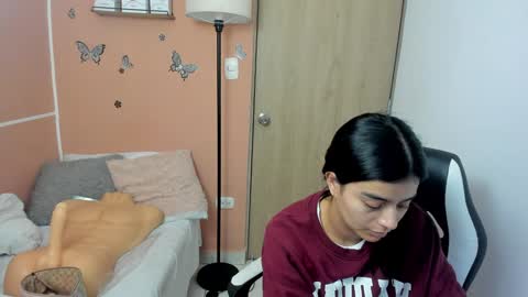 Juli C online show from 5, 12, 2024