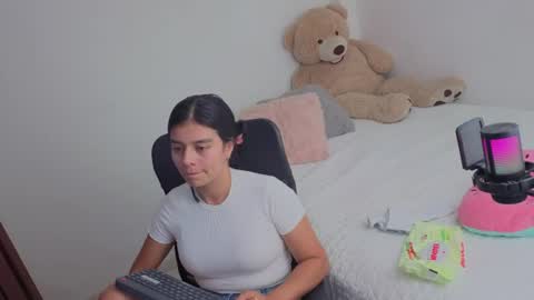 valerihouse_ online show from 11, 6, 2026
