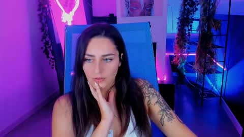 Snapshot of valeriiemills chatting on 12, 9, 2025 Valerie online show from 12, 9, 2025