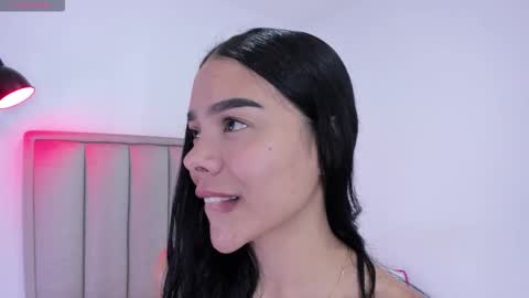 Cris  online show from 9, 10, 2025