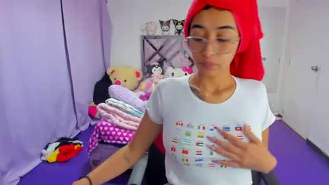 Snapshot of valery_taylor_1 chatting on 8, 7, 2026 valery online show from 8, 7, 2026