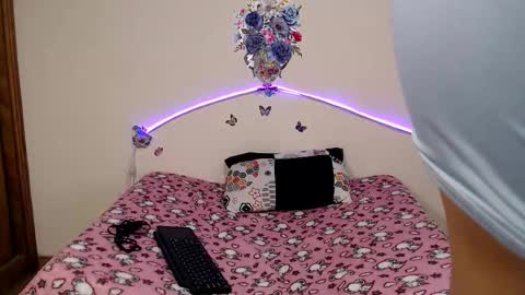 Angelyxs online show from 28, 10, 2025