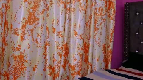 Snapshot of valestra_seraphyne chatting on 18, 9, 2025 valestra online show from 18, 9, 2025