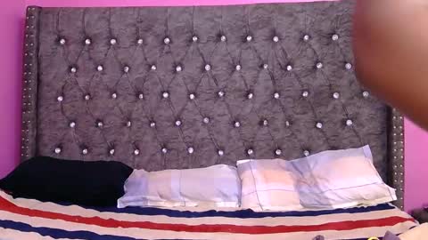 Snapshot of valestra_seraphyne chatting on 24, 9, 2025 valestra online show from 24, 9, 2025