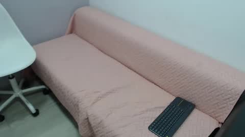 valevicious online show from 9, 1, 2025