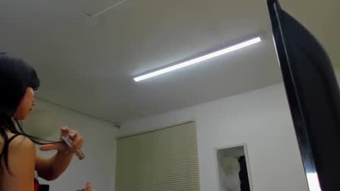 valey_nicole online show from 12, 7, 2026