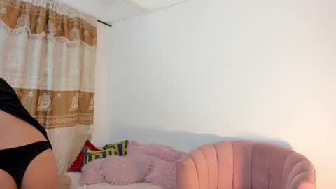 Snapshot of valientegirl_ chatting on 8, 1, 2025 VALIENTE online show from 8, 1, 2025