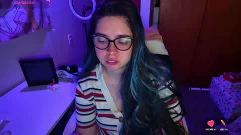 Im Violet online show from 8, 12, 2024