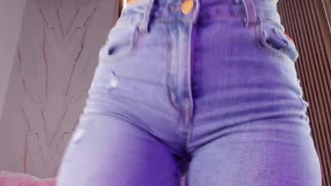 Vallolet Peach  online show from 17, 10, 2025