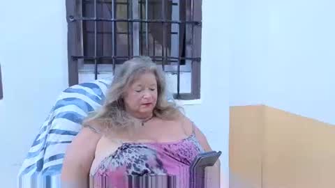 vampwoman online show from 4, 10, 2025