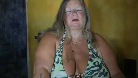 Snapshot of vampwoman chatting on 20, 5, 2026 vampwoman online show from 20, 5, 2026
