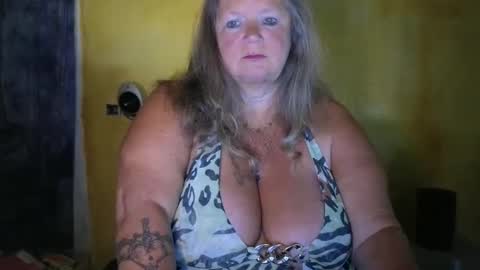 Snapshot of vampwoman chatting on 21, 5, 2026 vampwoman online show from 21, 5, 2026