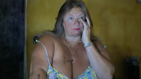Snapshot of vampwoman chatting on 25, 5, 2026 vampwoman online show from 25, 5, 2026