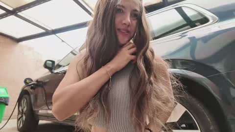 Snapshot of vanandjuani chatting on 1, 10, 2025 vanessa online show from 1, 10, 2025