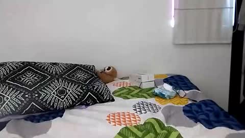 vanessa and samantha online show from 12, 4, 2026