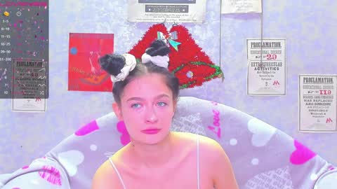 Snapshot of vanessa_florence chatting on 15, 12, 2024 RUSSIAN BARBIE BABE online show from 15, 12, 2024