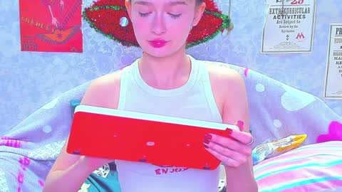 Snapshot of vanessa_florence chatting on 27, 12, 2024 RUSSIAN BARBIE BABE online show from 27, 12, 2024