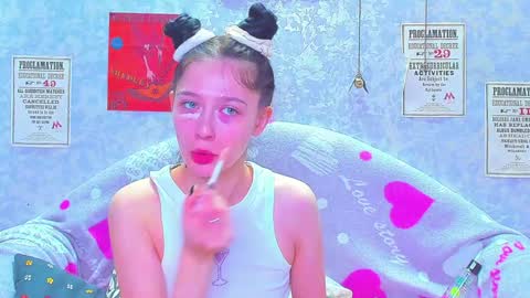Snapshot of vanessa_florence chatting on 8, 2, 2025 RUSSIAN BARBIE BABE online show from 8, 2, 2025