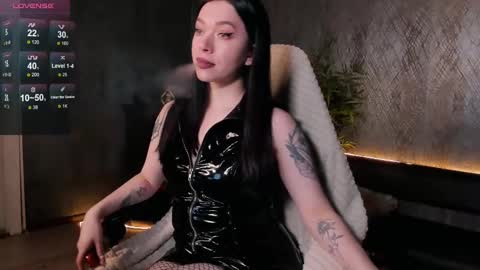 Snapshot of vanessa_ives chatting on 13, 12, 2024 Vanessa online show from 13, 12, 2024