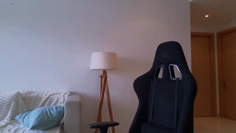 vanessa online show from 2, 1, 2025