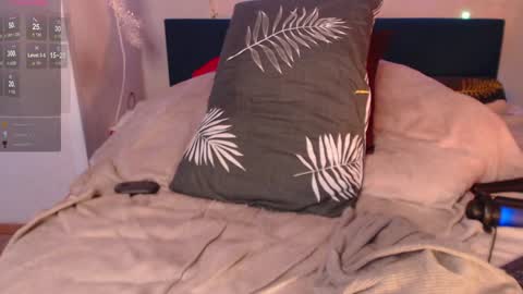 Vanessa follow me -  I will answer you there at any time online show from 9, 1, 2025