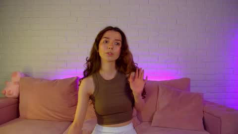 Snapshot of vanessavienne chatting on 26, 4, 2026 VanessaVienne online show from 26, 4, 2026
