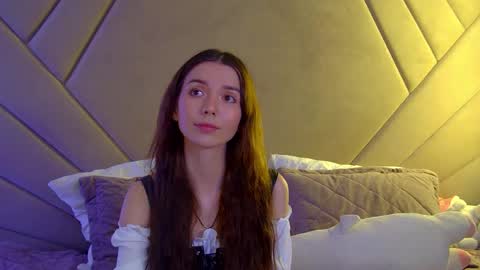 Snapshot of vanessavienne chatting on 27, 4, 2026 VanessaVienne online show from 27, 4, 2026