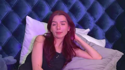 Snapshot of vanessavienne chatting on 19, 5, 2026 VanessaVienne online show from 19, 5, 2026