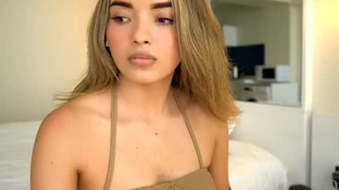 Snapshot of vanesse_ chatting on 8, 7, 2026 Irina online show from 8, 7, 2026