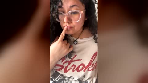 V A N E S S A  online show from 29, 3, 2026