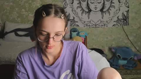 Snapshot of vanilla_arya chatting on 22, 4, 2026 Adelina online show from 22, 4, 2026