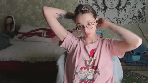 Snapshot of vanilla_arya chatting on 25, 4, 2026 Adelina online show from 25, 4, 2026