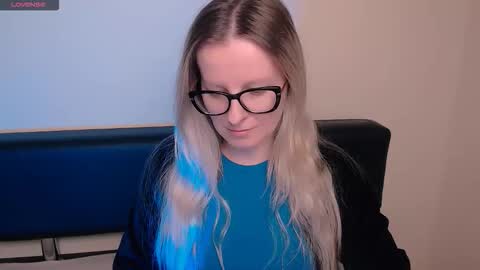 Mia online show from 30, 10, 2025