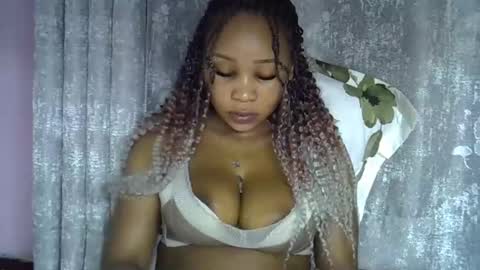 Snapshot of vanillavenus chatting on 5, 5, 2026 vanillavenus online show from 5, 5, 2026