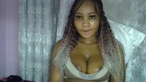 Snapshot of vanillavenus chatting on 6, 5, 2026 vanillavenus online show from 6, 5, 2026