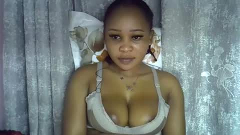 Snapshot of vanillavenus chatting on 4, 6, 2026 vanillavenus online show from 4, 6, 2026