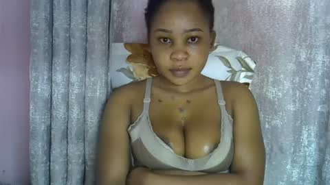 Snapshot of vanillavenus chatting on 2, 7, 2026 vanillavenus online show from 2, 7, 2026