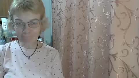 Snapshot of vanillaxcreamy chatting on 10, 3, 2025 Vanillaxcreamy online show from 10, 3, 2025