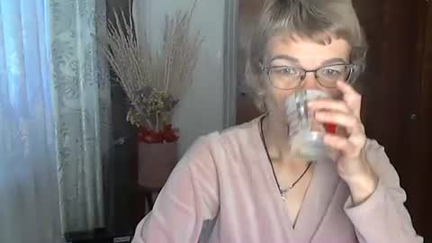 Vanillaxcreamy online show from 27, 10, 2025