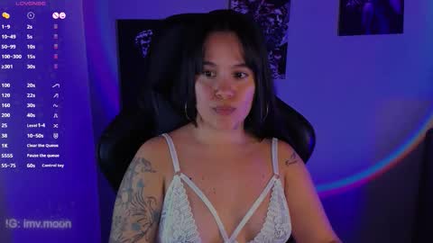 Snapshot of vanne_moon chatting on 28, 10, 2025 Vanne Moon online show from 28, 10, 2025