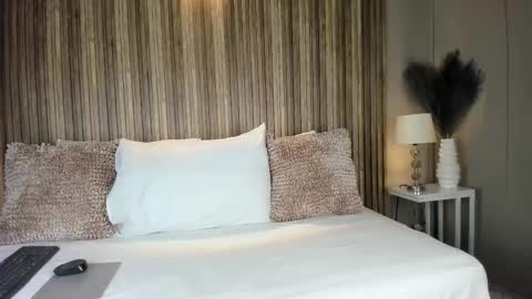 V A N N E S A   online show from 31, 10, 2025