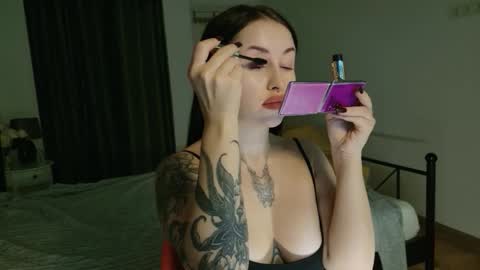 vaolietkat online show from 11, 11, 2025