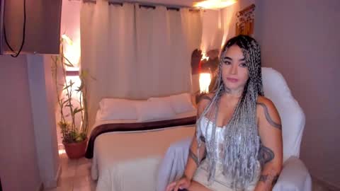 Vayolett Bass online show from 18, 5, 2026