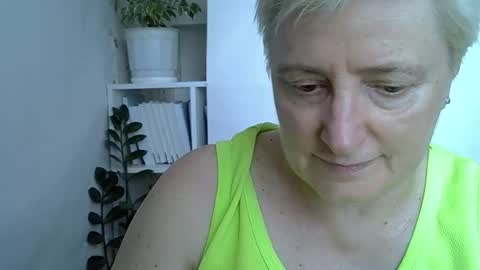 Snapshot of vea_motty chatting on 5, 6, 2026 vea_motty online show from 5, 6, 2026