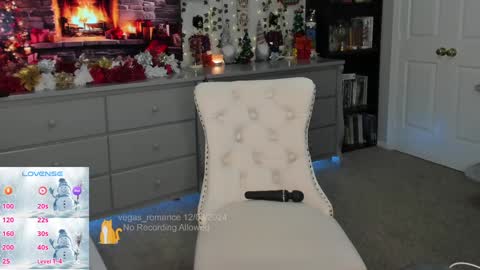 vegas_romance online show from 4, 12, 2024